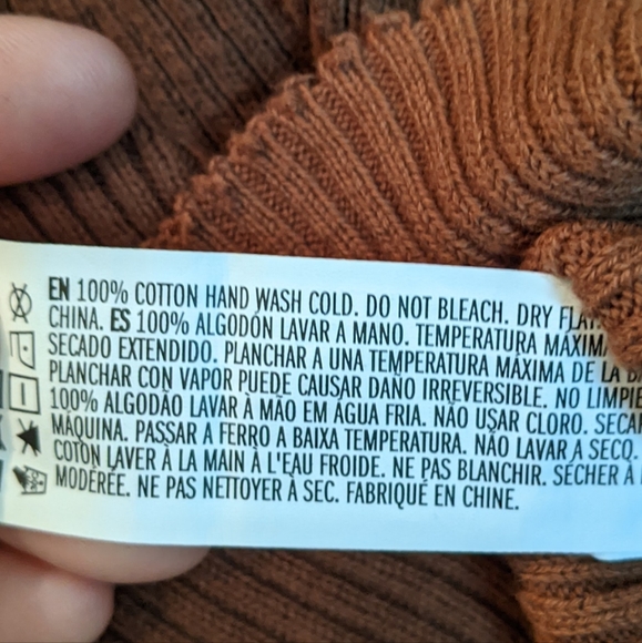 Cropped ribbed long sleeve pullover notched vneck top - Picture 3 of 4